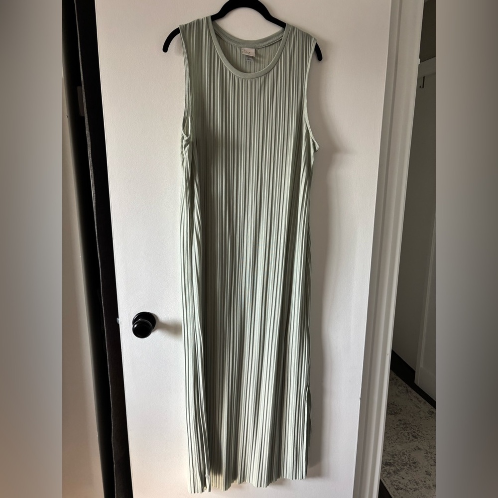 Pleated Dress in Light Green